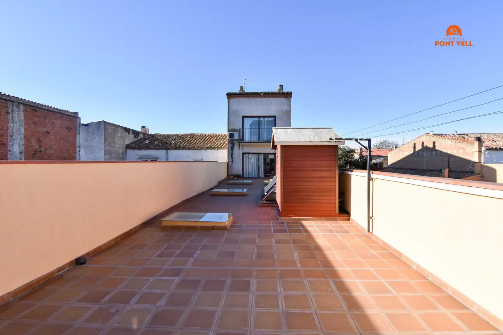 Casa aparellada amb terrassa en venda a La Bisbal d'Empordà, imagen 6