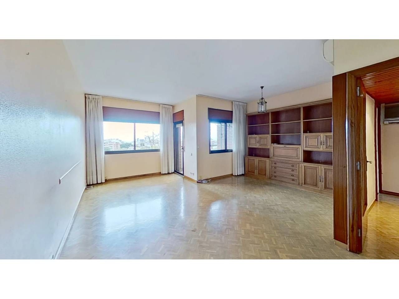 Sala d'estar de Pis en venda en Esplugues de Llobregat amb Aire condicionat i Balcó