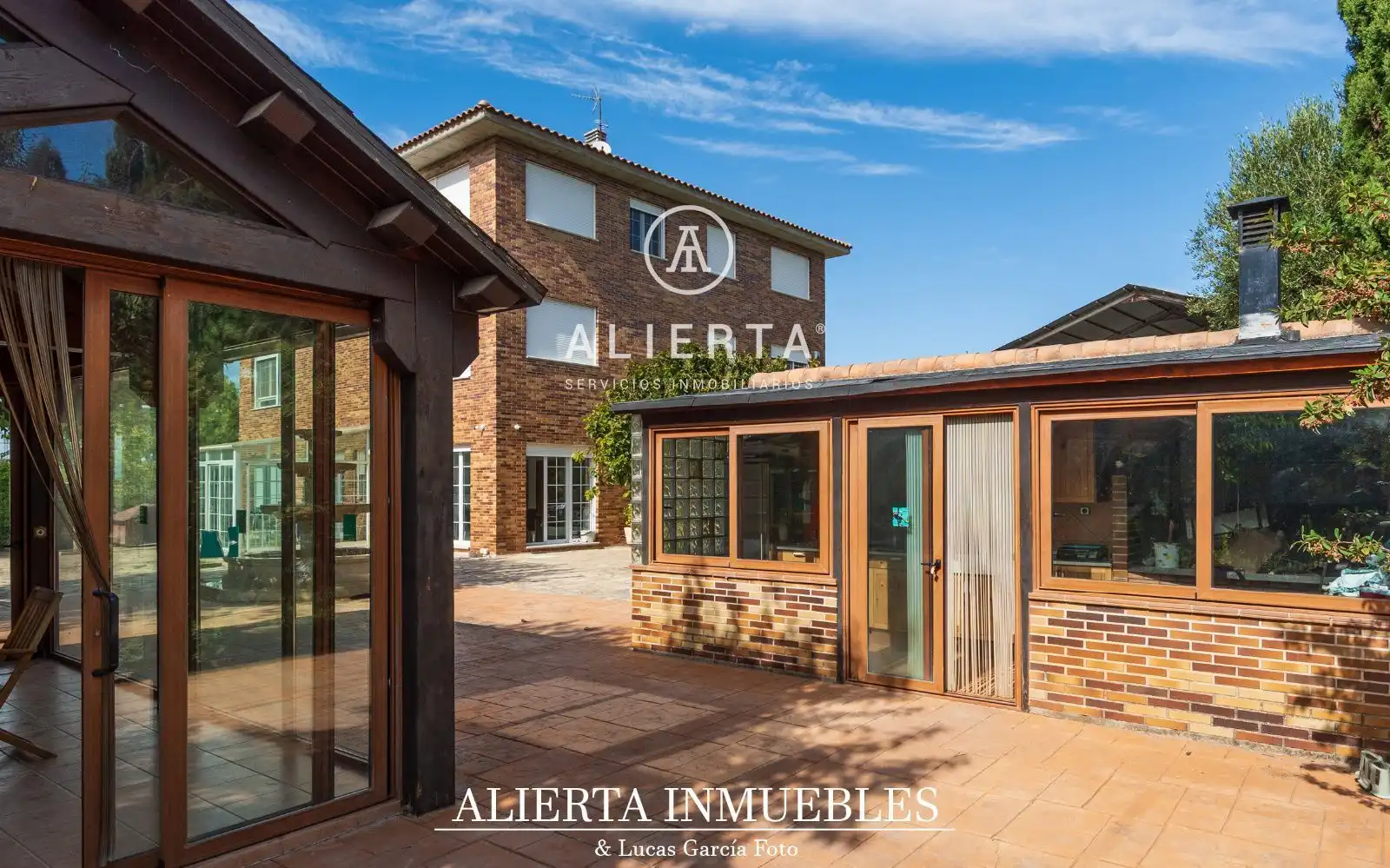 Exterior view of Houses for rent in Zaragoza  with Air Conditioner, Heating and Storage room