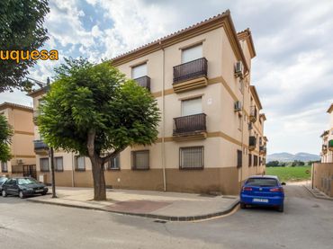 Pis amb balcó en venda a Calle de la ALHAMBRA 1