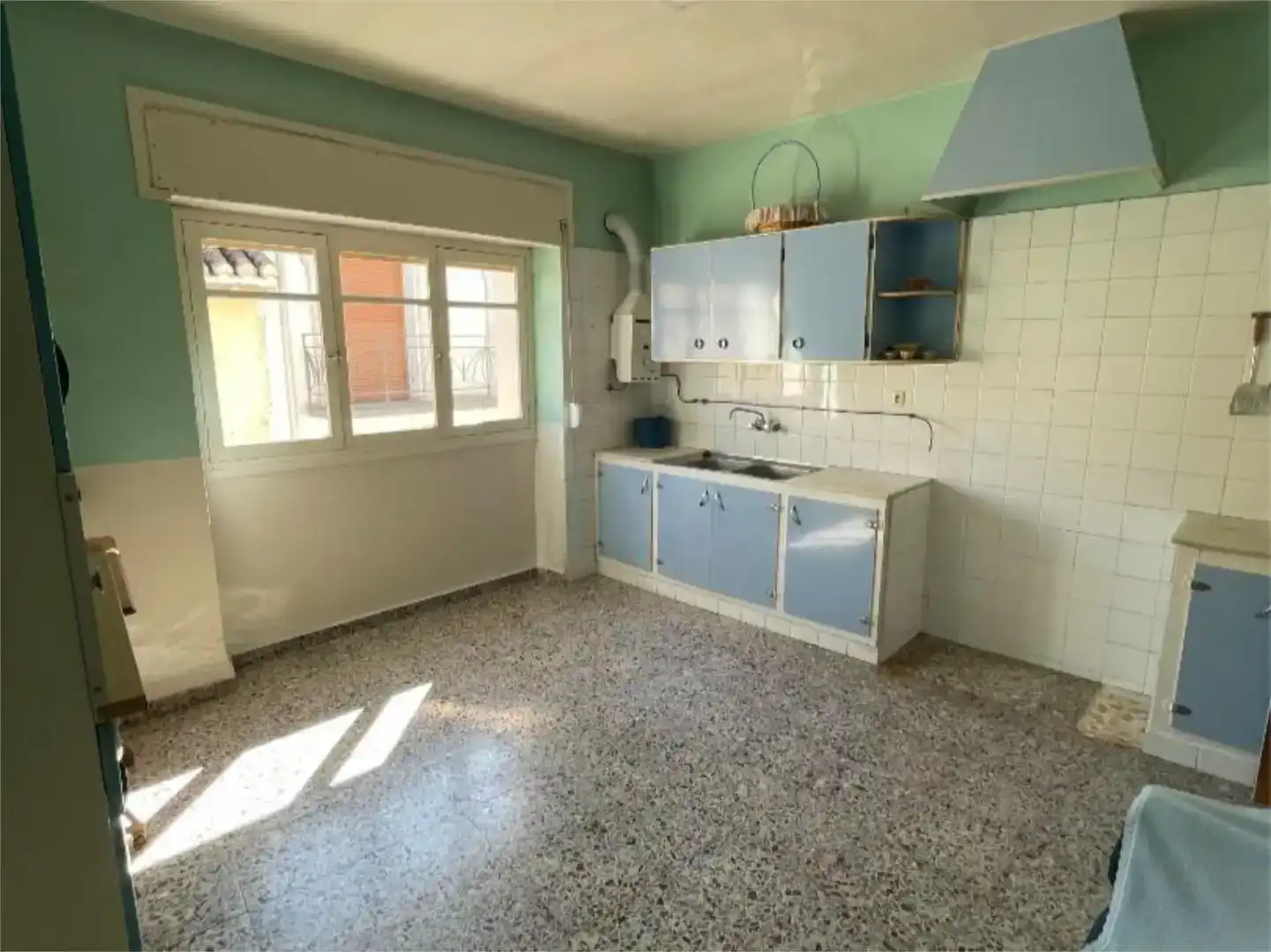 Cuina de Casa adosada en venda en Alhama de Granada amb Balcó