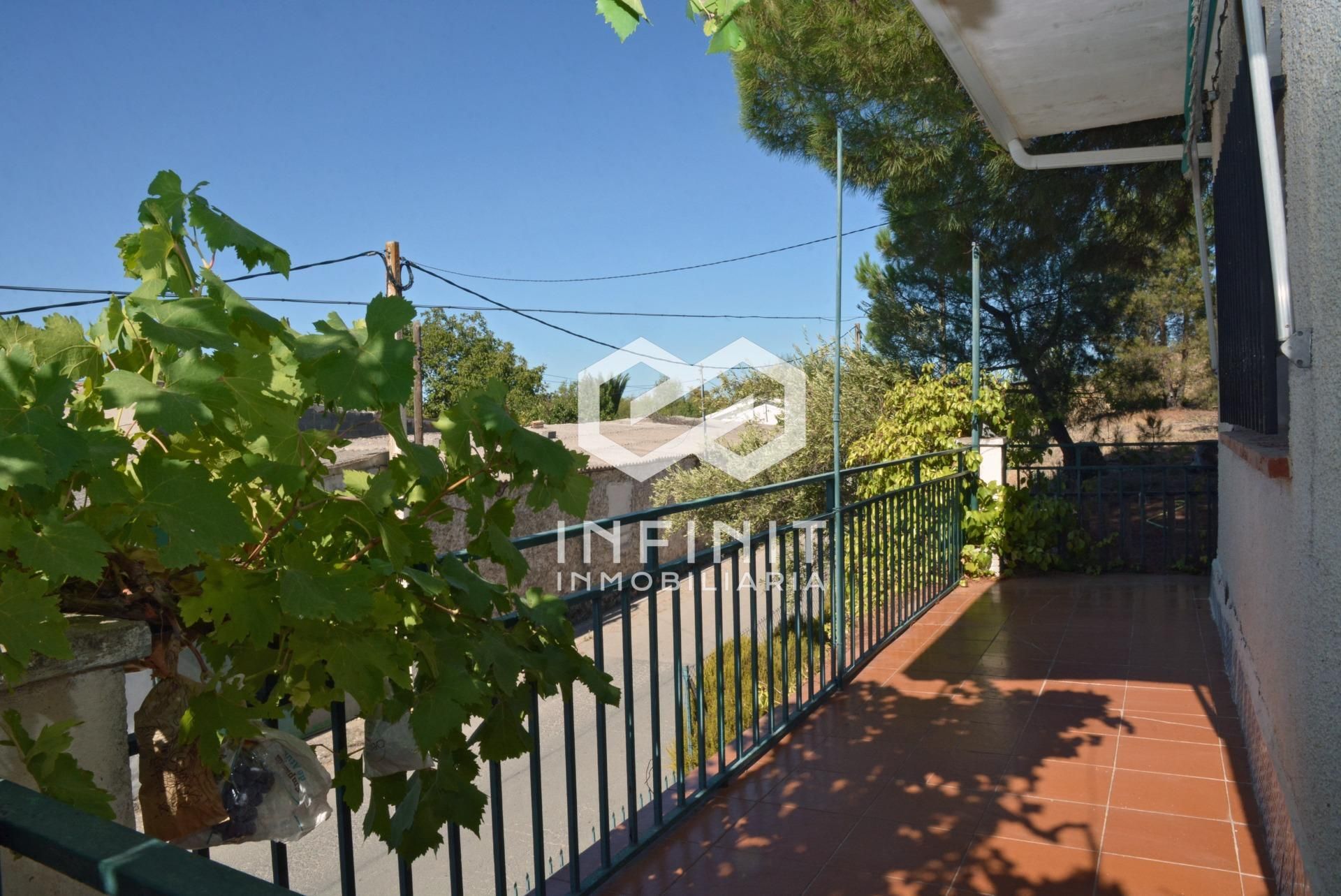 Vista exterior de Casa o xalet en venda en Mazuecos amb Jardí privat i Terrassa