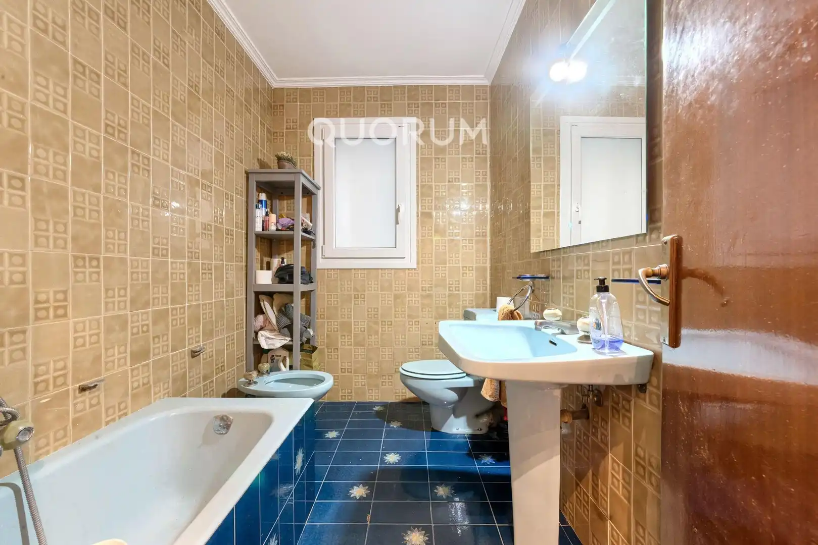 Baño de Piso en venta en Basauri  con Calefacción, Terraza y Balcón