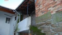 Vista exterior de Casa o xalet en venda en San Cibrao das Viñas amb Balcó