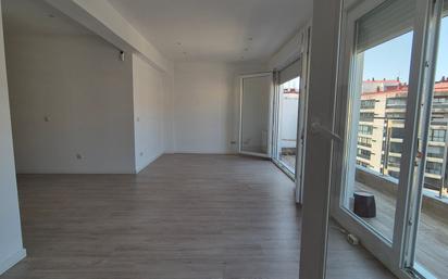 Living room of Flat for sale in Vigo   with Balcony