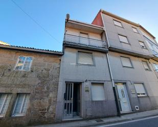 Vista exterior de Casa adosada en venda en Rianxo amb Balcó