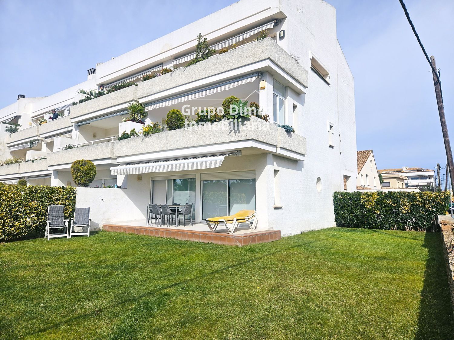 Jardí de Pis de lloguer en L'Escala amb Terrassa, Piscina i Moblat