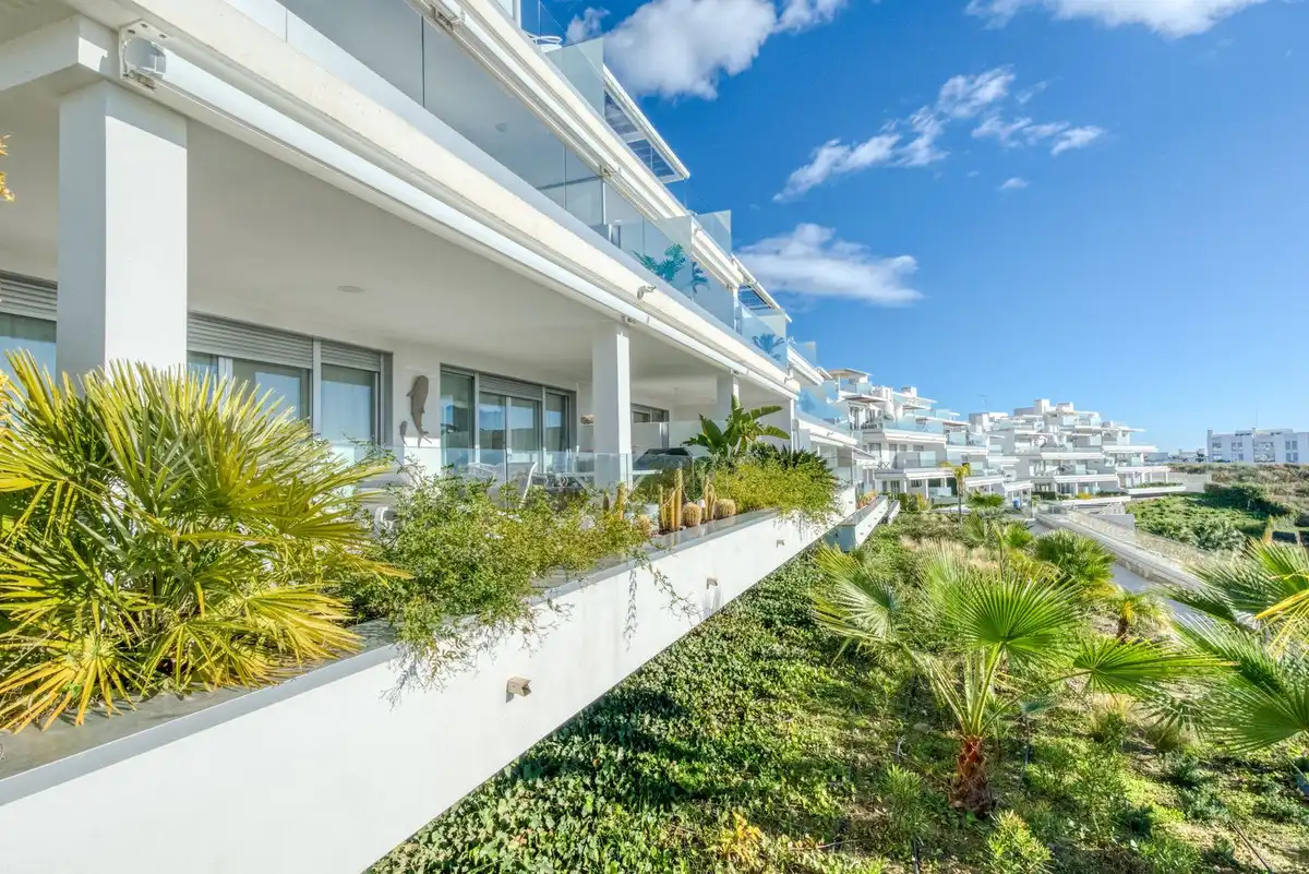 Exterior view of Ground floor for sale in Estepona  with Air Conditioner, Terrace and Storage room