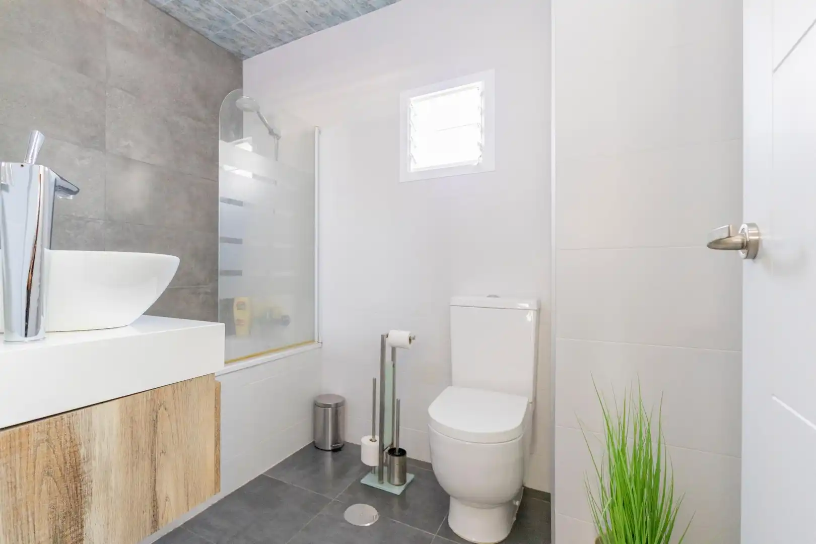 Badezimmer von Wohnung zum Verkauf in Sevilla