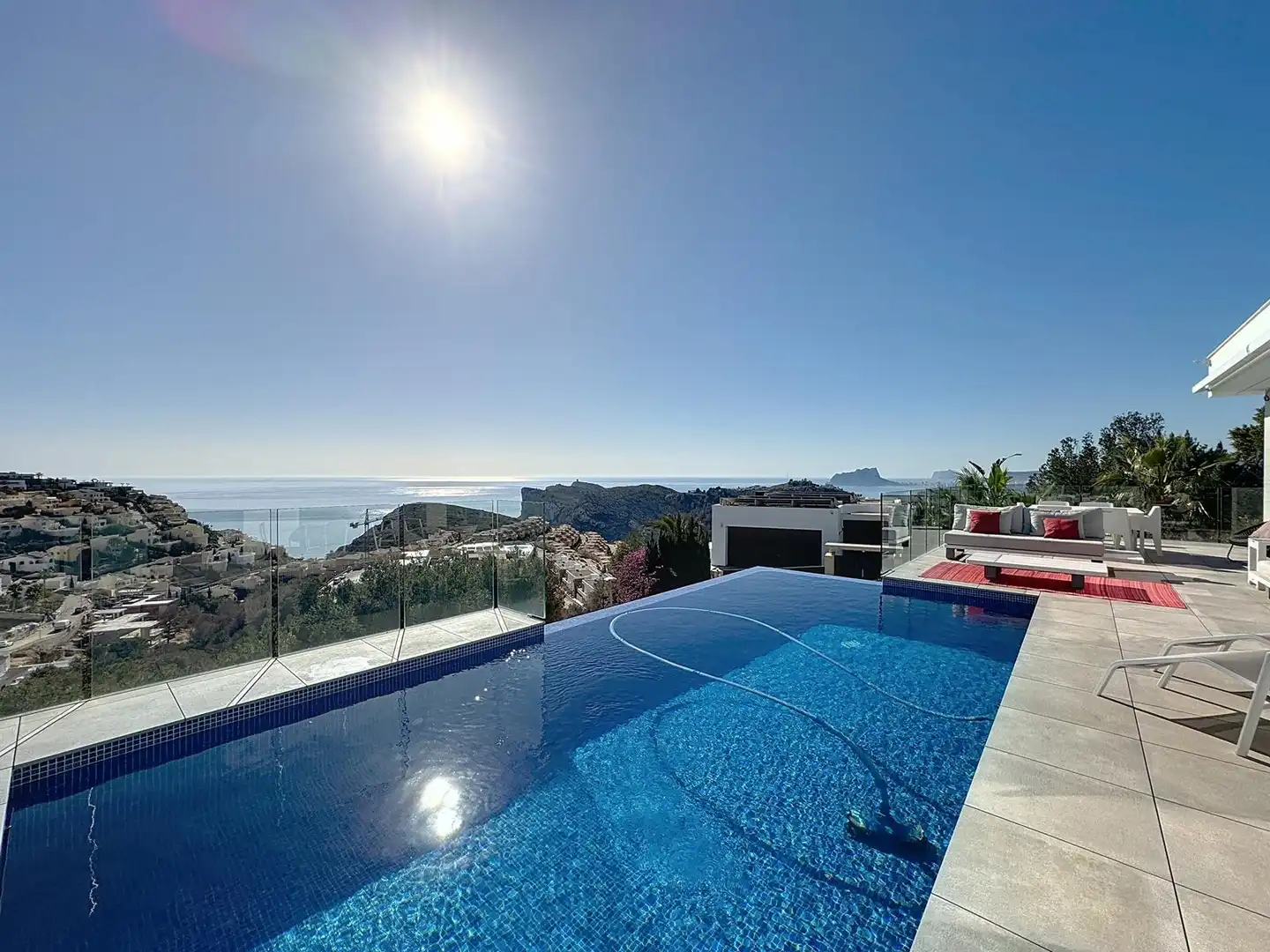 Chalet con piscina en venta en Cumbre del Sol