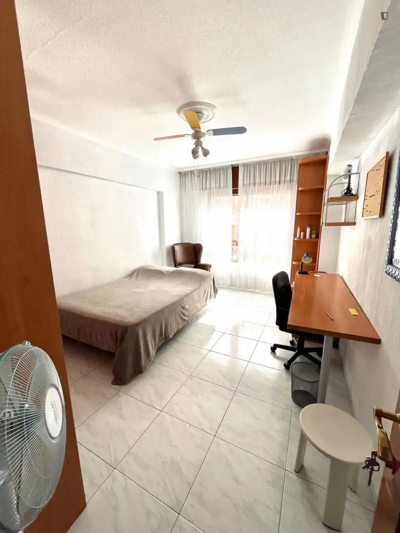 Room in Ciudad Jardín - Zoco