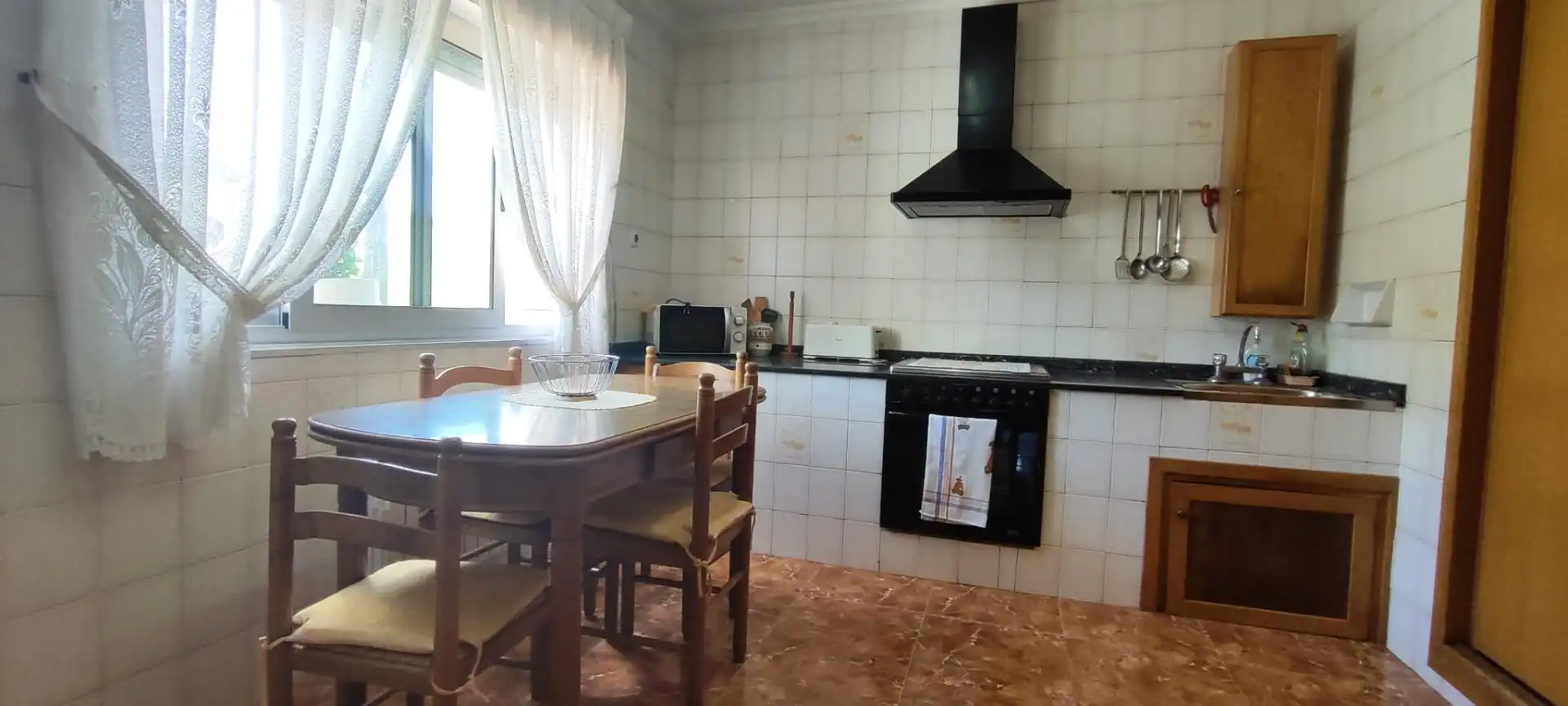 Cuina de Casa o xalet en venda en Polanco amb Calefacció, Jardí privat i Traster