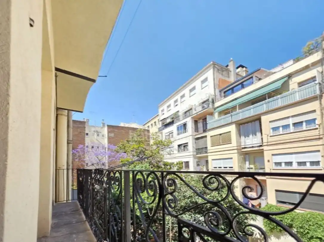 Exterior view of Flat for sale in Barcelona  with Air Conditioner, Heating and Parquet flooring