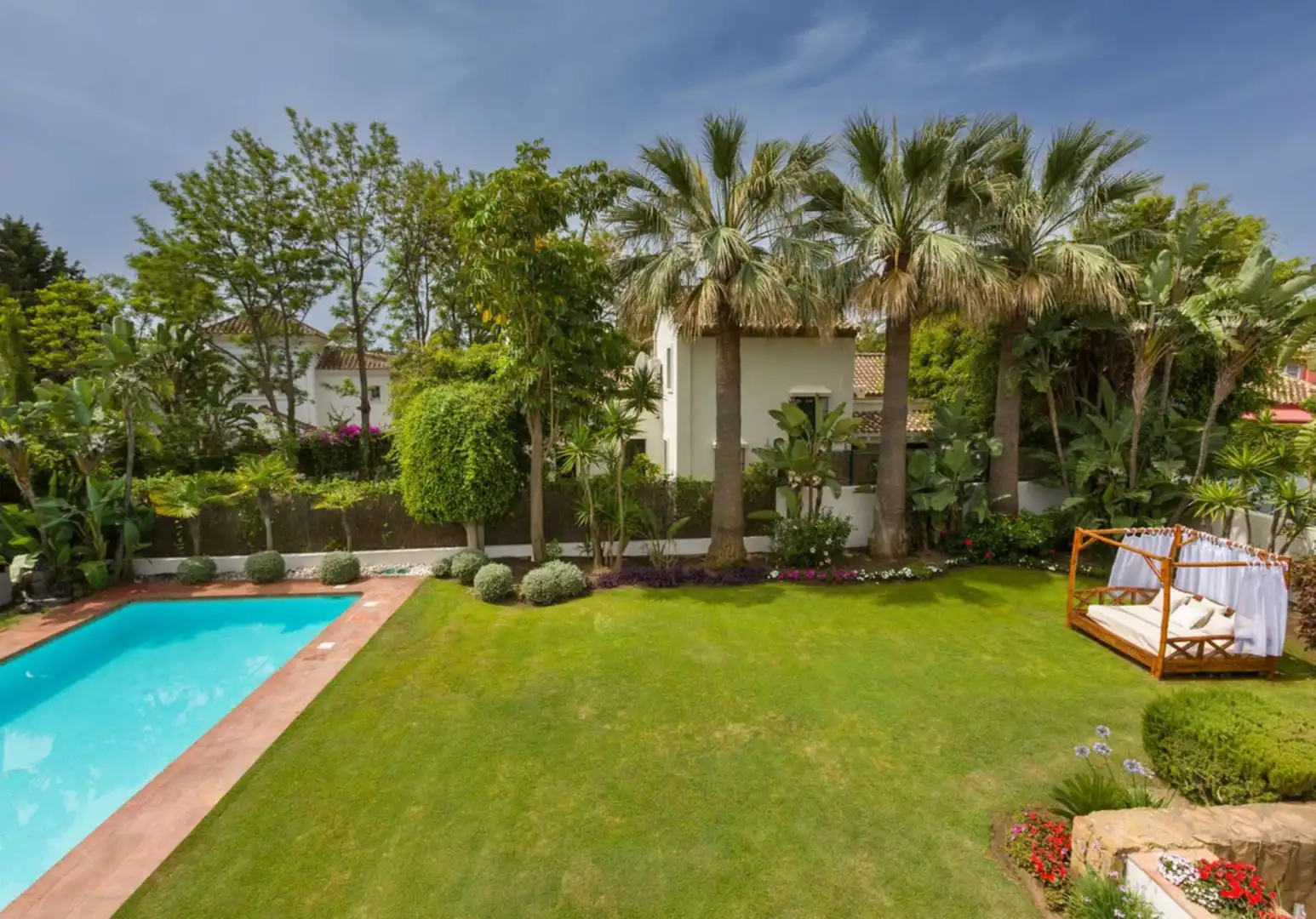 Jardí de Casa o xalet de lloguer en Marbella amb Aire condicionat, Terrassa i Piscina