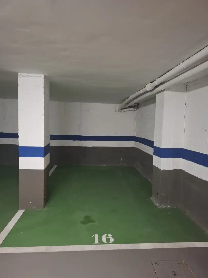 Parcheggio con ascensore in vendita a Calle Doctor Múgica 6