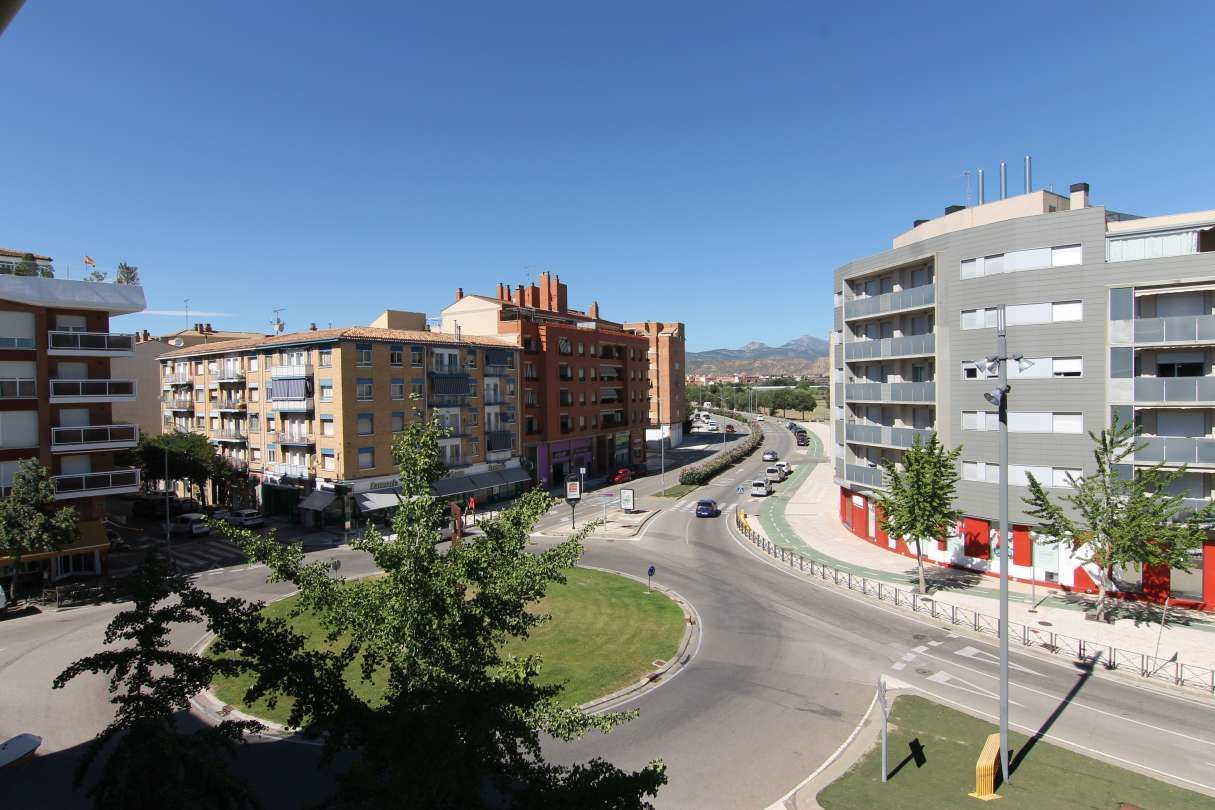Vista exterior de Pis de lloguer en  Huesca Capital