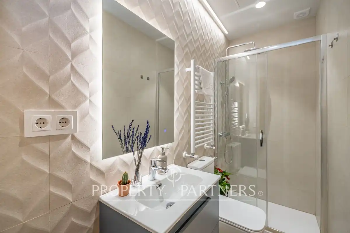 Baño de Apartamento en venta en Madrid con Aire acondicionado, Calefacción y Amueblado