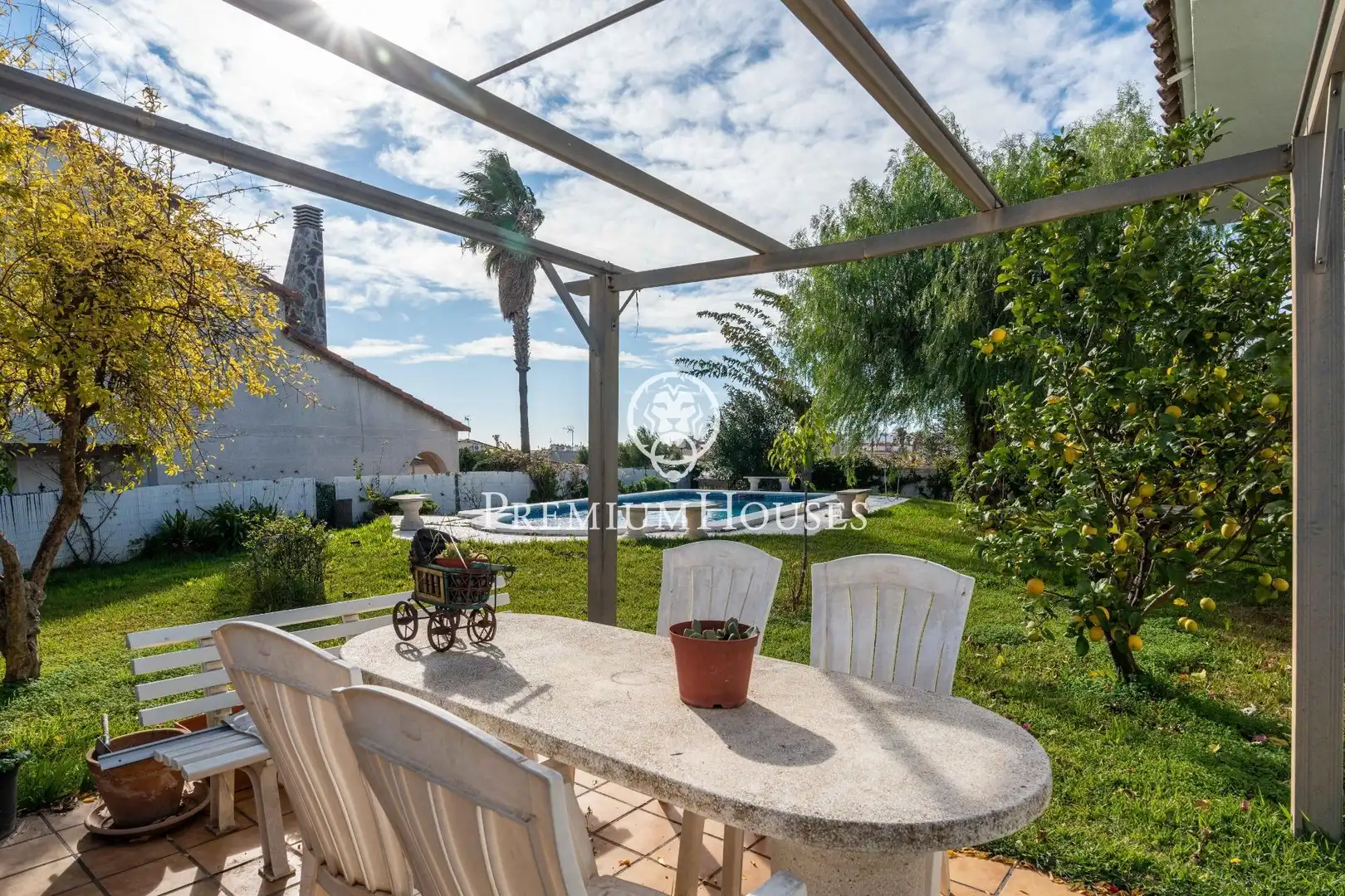 Jardí de Casa o xalet en venda en Vilanova i la Geltrú amb Calefacció, Jardí privat i Terrassa