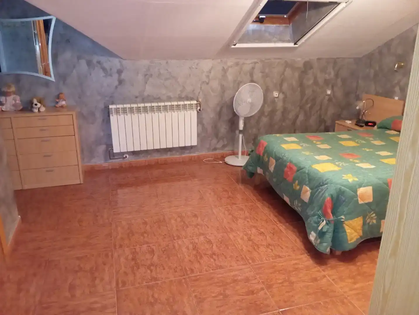 Dormitori de Casa o xalet en venda en Villanueva de la Torre amb Aire condicionat i Piscina