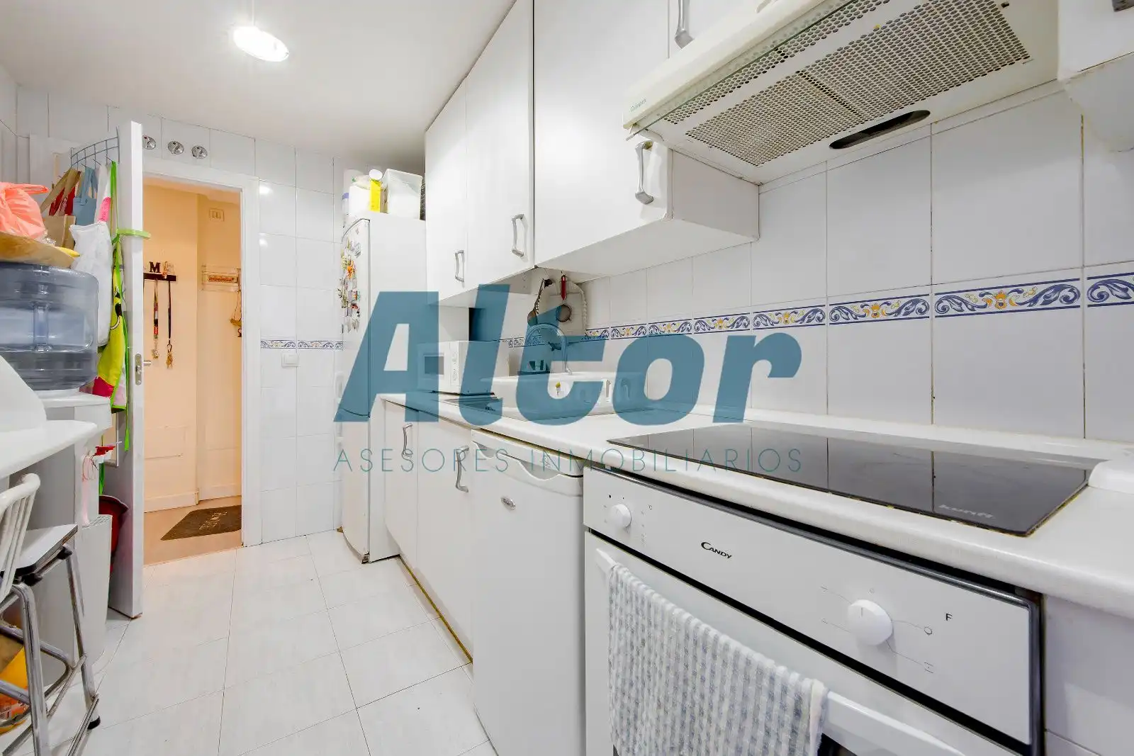 Kitchen of Flat for sale in Madrid  with Air Conditioner, Heating and Storage room