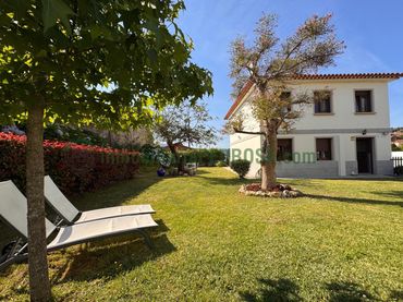 Villa avec balcon à vendre à Calle Leandro del Río Carnota