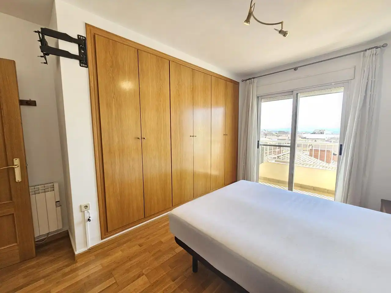 Dachboden zur Miete in Vicario Camarena, Núcleo Urbano
