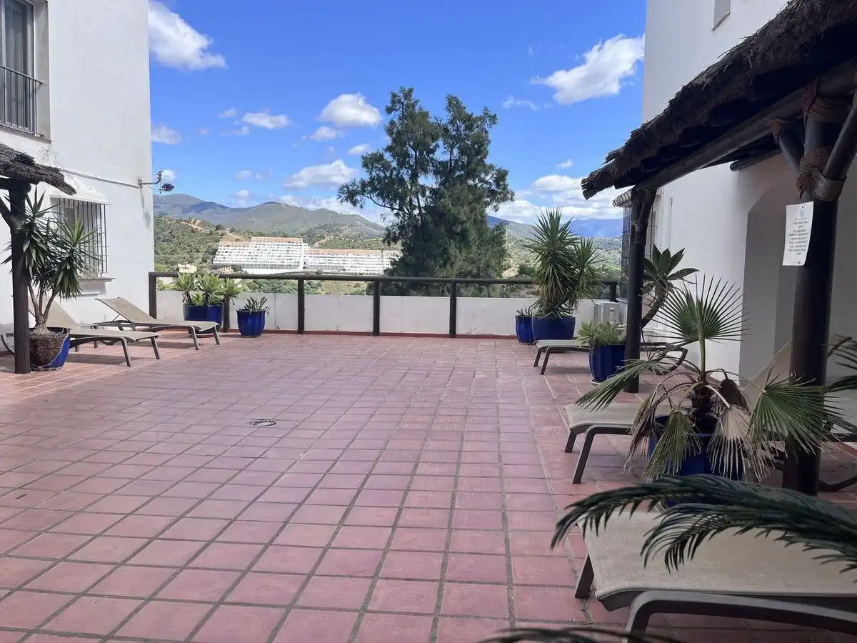 Terrassa de Apartament de lloguer en Estepona amb Calefacció, Terrassa i Moblat