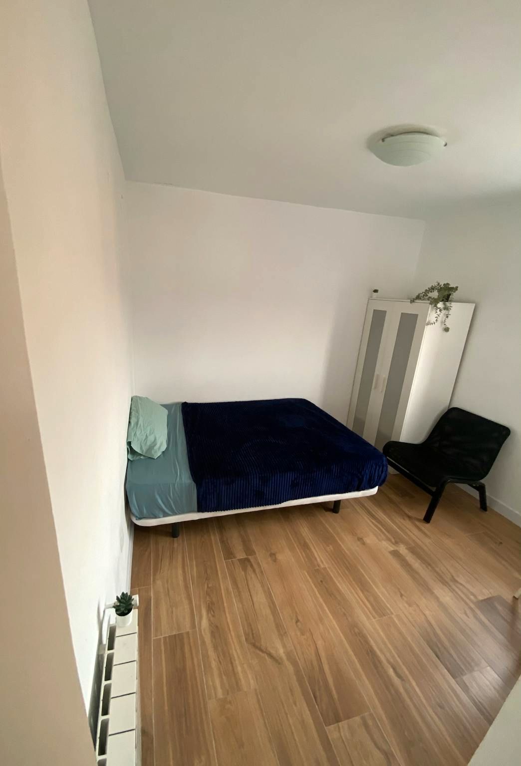 Bedroom of Flat to share in  Madrid Capital  with Heating, Furnished and Washing machine
