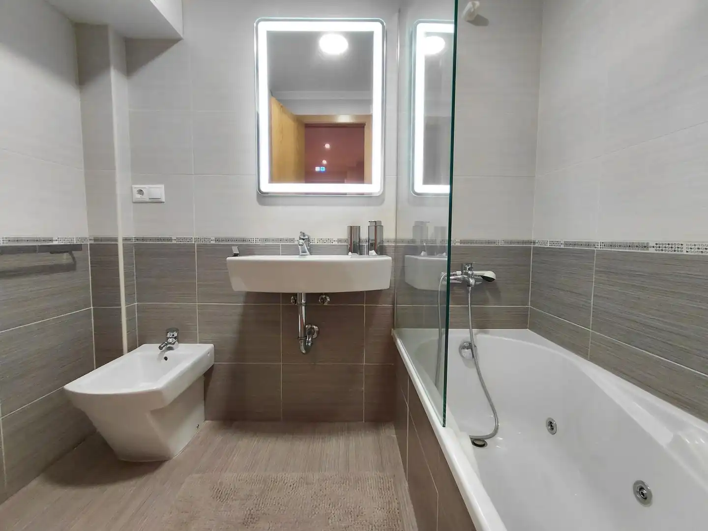 Baño de Piso en venta en Rianxo con Terraza y Amueblado