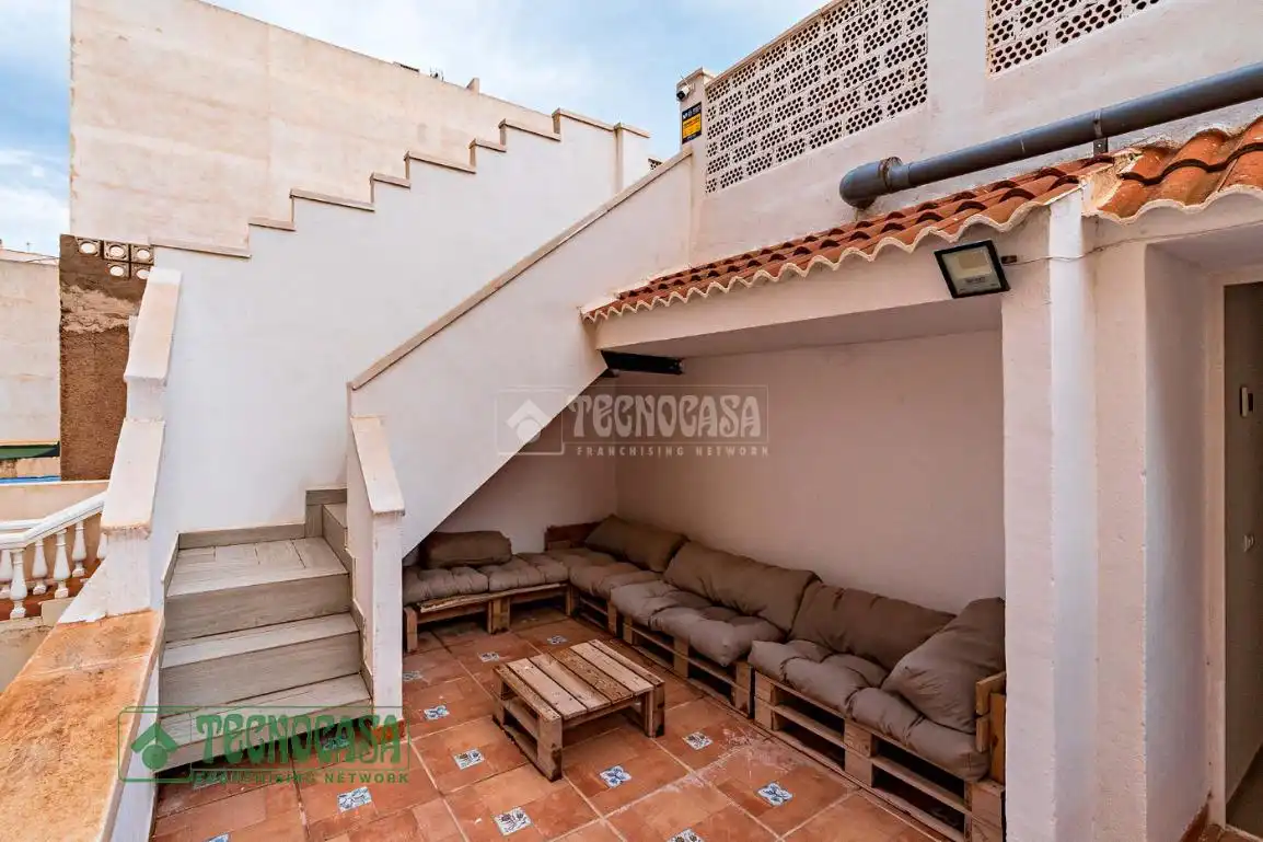 Terrassa de Casa adosada en venda en Roquetas de Mar amb Aire condicionat i Terrassa