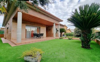 Exterior view of House or chalet for sale in Canovelles  with Air Conditioner, Heating and Private garden