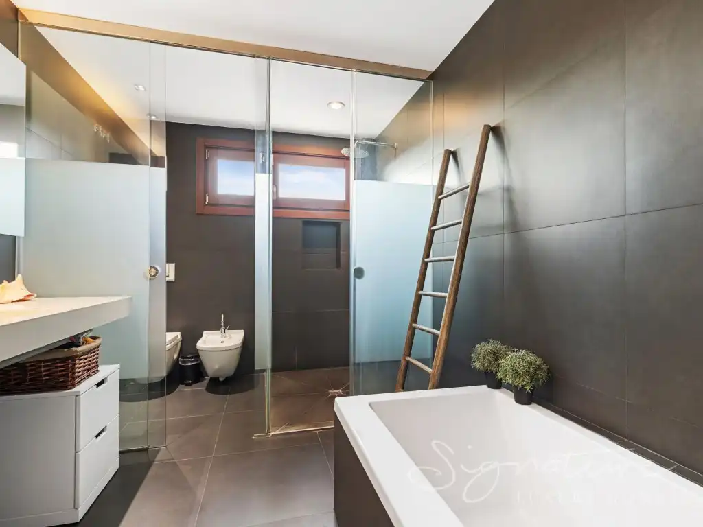 Baño de Casa o chalet en venta en Sant Cugat del Vallès con Aire acondicionado, Jardín privado y Terraza