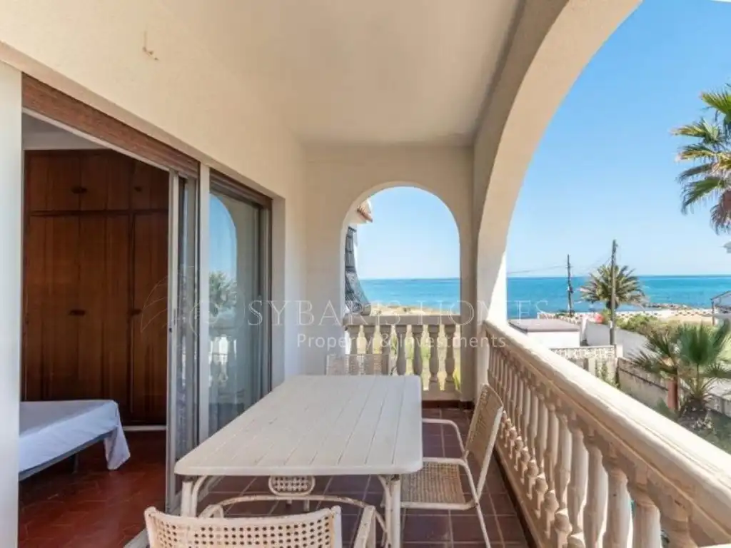 Detached house for sale in Calle Anguila 3