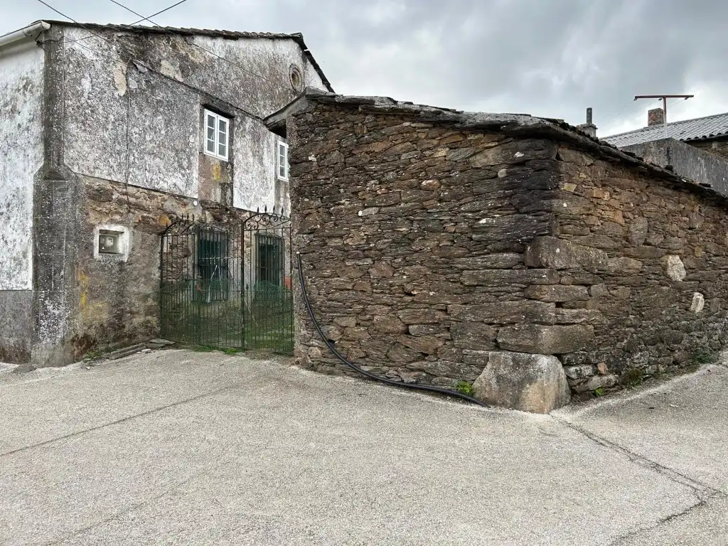 Außenansicht von Haus oder Chalet zum Verkauf in Forcarei