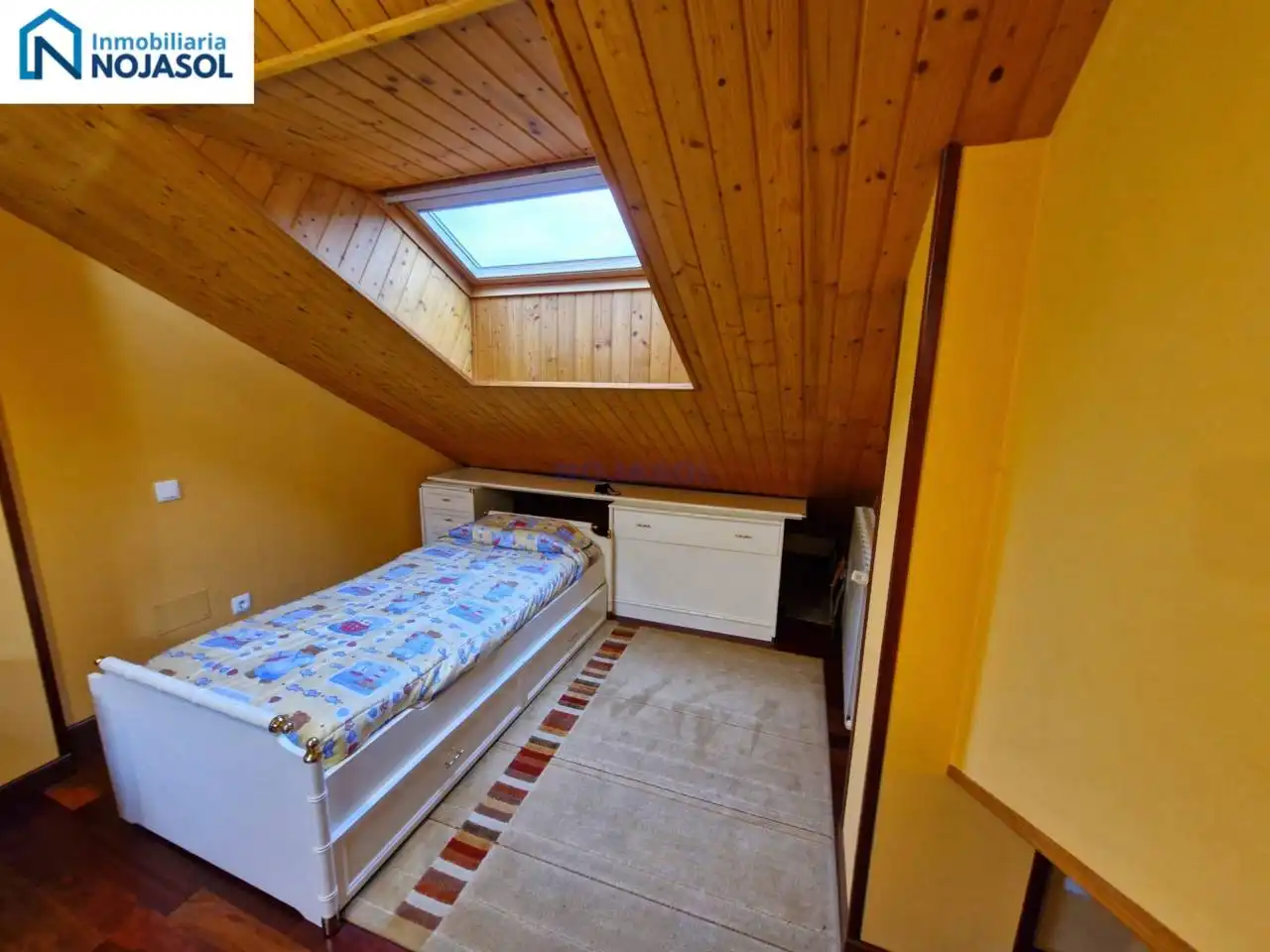 Schlafzimmer von Einfamilien-Reihenhaus zum Verkauf in Argoños  mit Heizung, Privatgarten und Terrasse