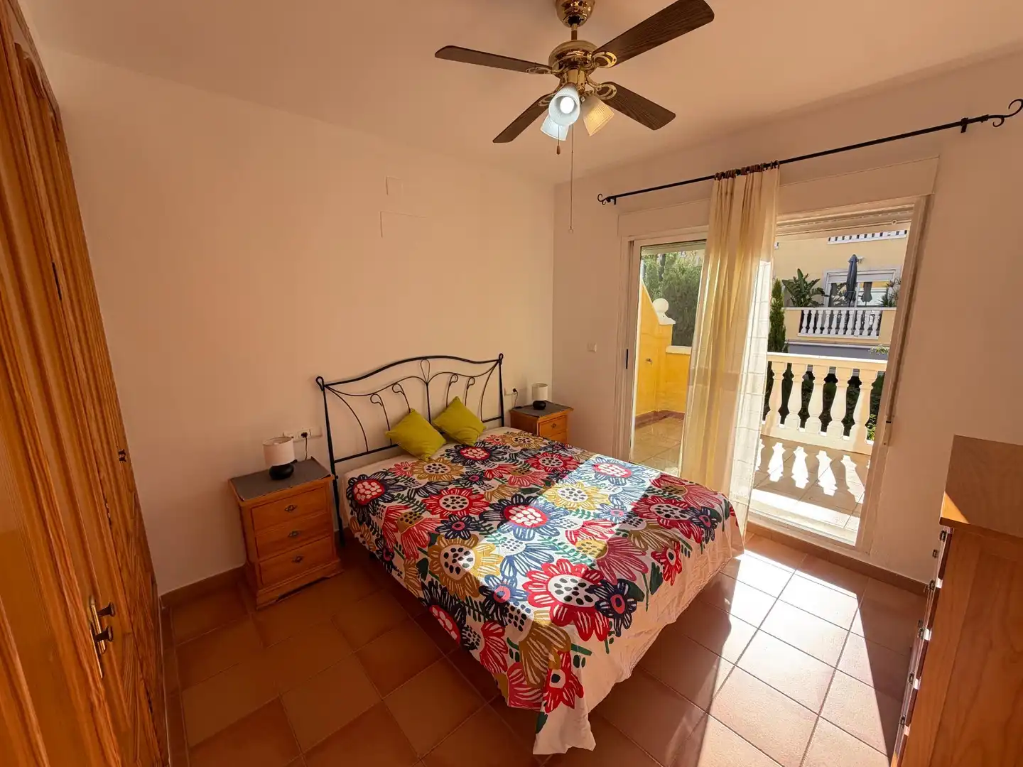 Schlafzimmer von Einfamilien-Reihenhaus zum Verkauf in Dénia mit Klimaanlage, Privatgarten und Terrasse