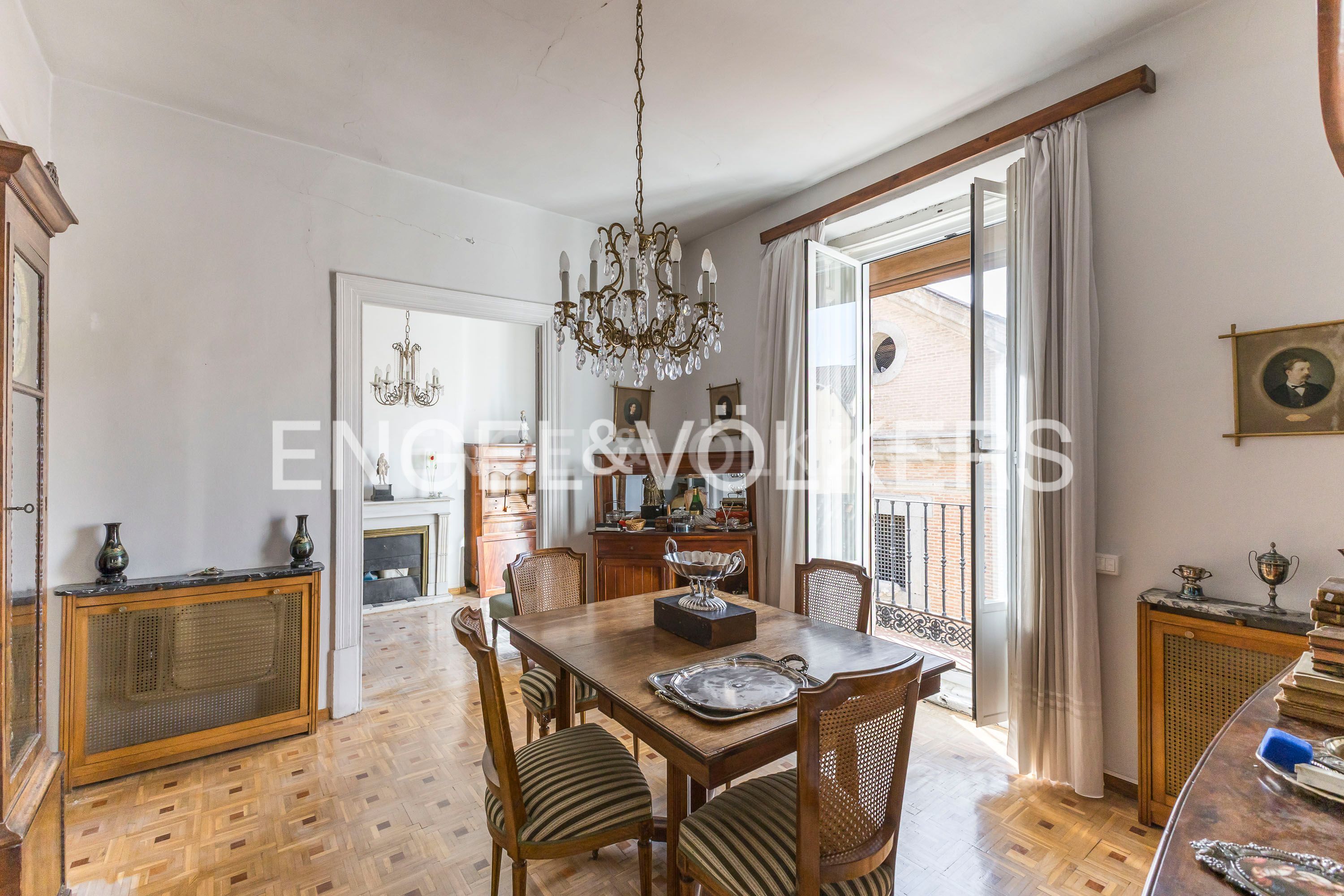 Dining room of Apartment for sale in  Madrid Capital  with Air Conditioner, Heating and Storage room