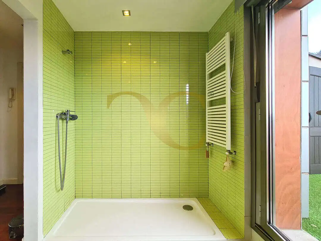 Badezimmer von Maisonette zum Verkauf in Oviedo  mit Heizung, Privatgarten und Terrasse