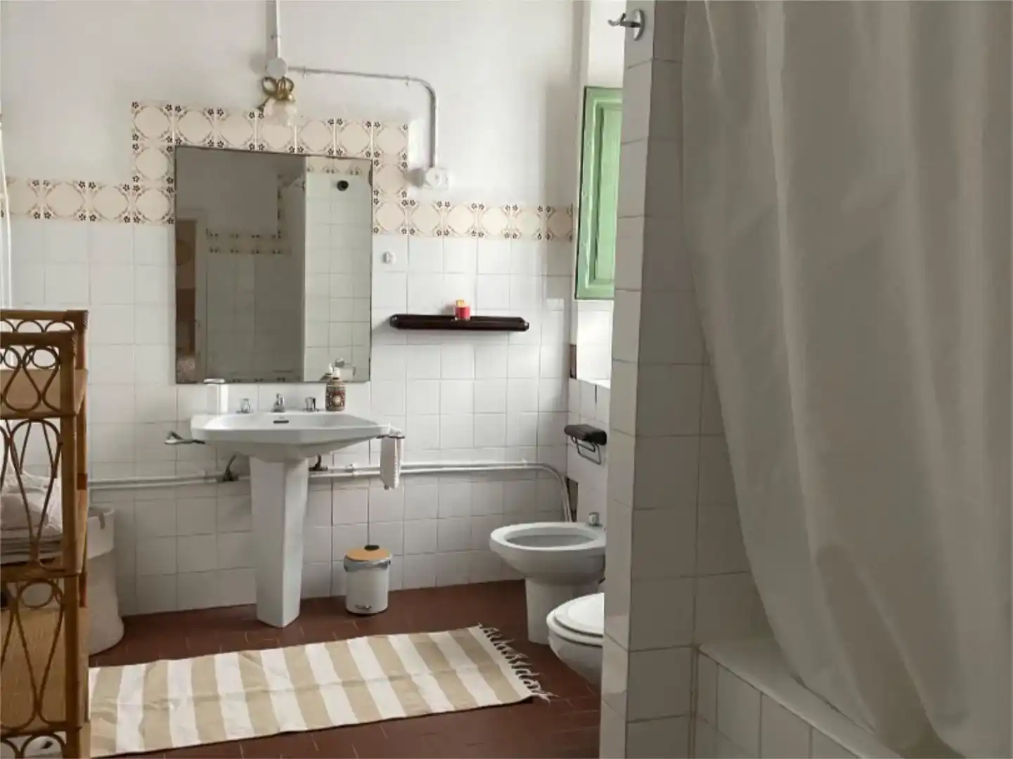 Bathroom of Flat for share in Castalla, Alicante