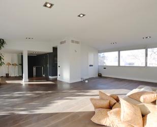 Living room of Attic to rent in  Madrid Capital  with Air Conditioner, Heating and Parquet flooring