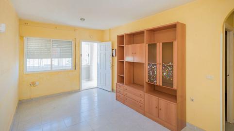 Foto 3 de Casa adosada en venda a Breten , Zona Carrefour - Urbanizaciones, Torrevieja