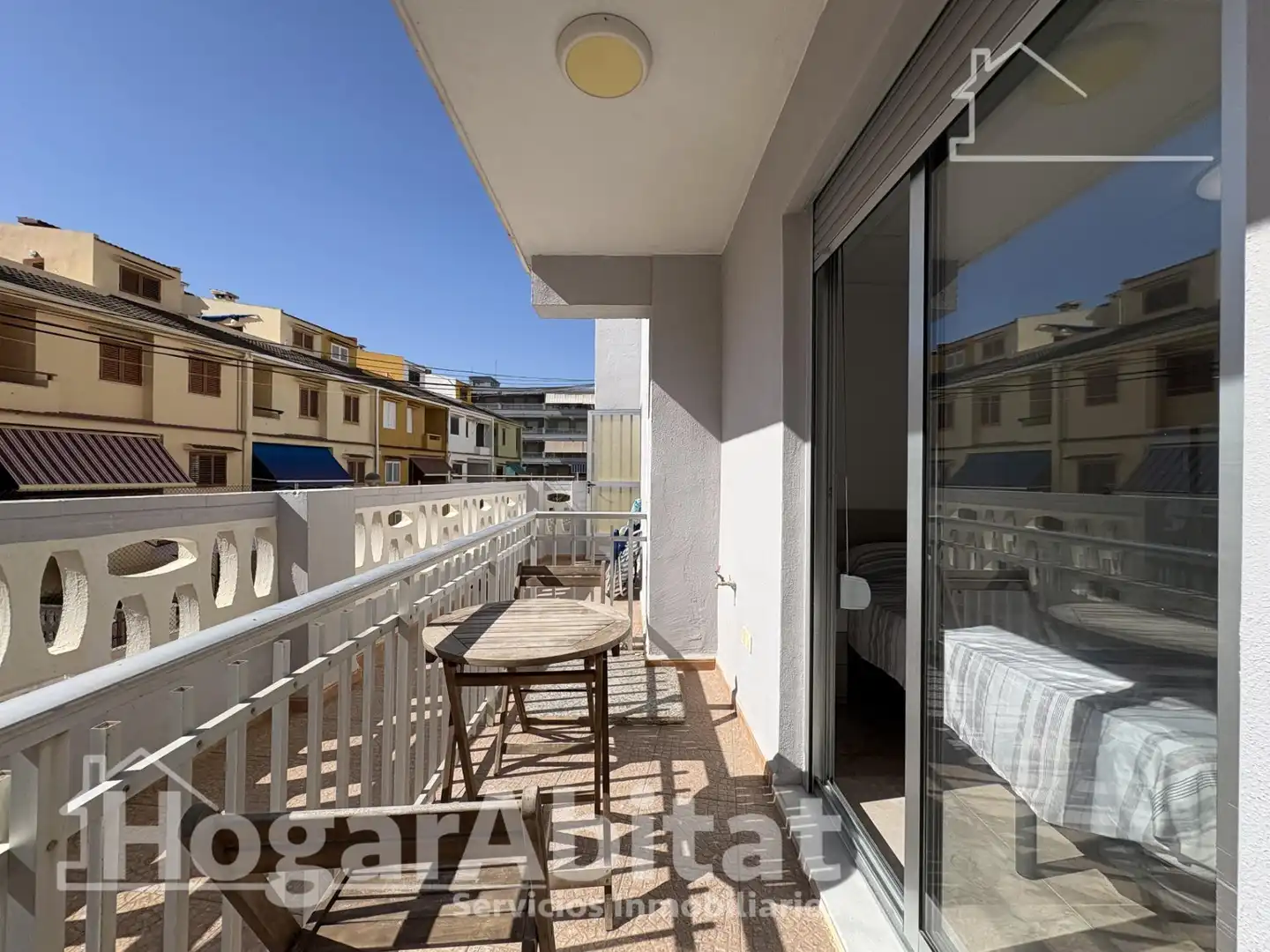 Vista exterior de Apartament en venda en Tavernes de la Valldigna amb Moblat i Balcó