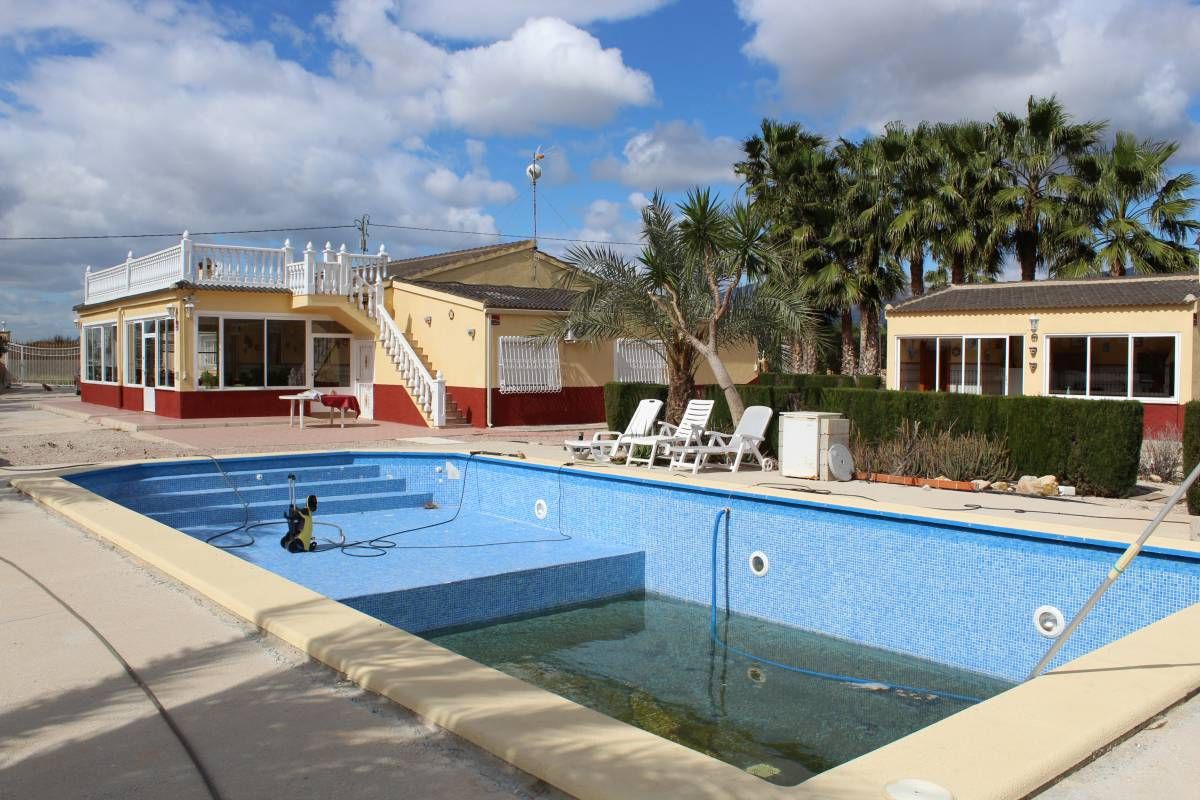Piscina de Finca rústica en venda en Alicante / Alacant amb Aire condicionat, Traster i Moblat