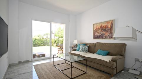 Foto 4 de Casa adosada de alquiler en Albatros-ur Bahia Marbell, 4, Bahía de Marbella, Málaga