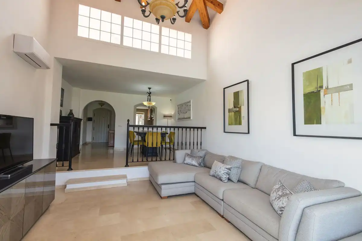 Terraced house with pool for sale in Riviera del Sol, imagen 6