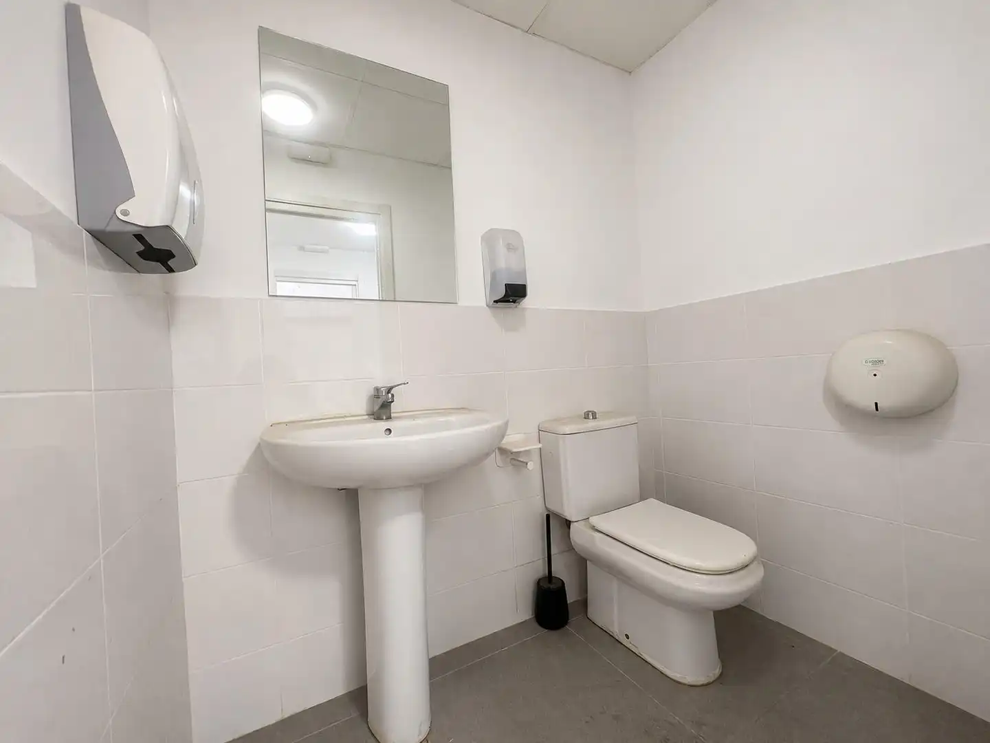 Bathroom of Commercial properties for rent in Dénia