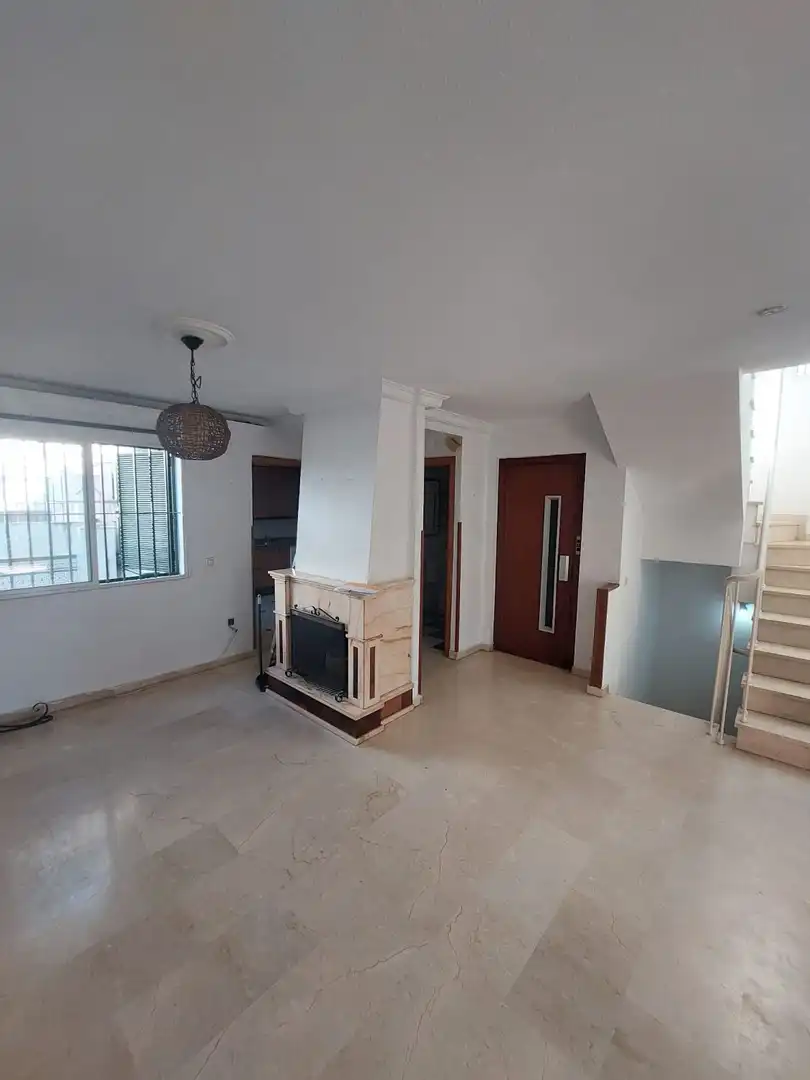 Houses for sale in Sevilla  with Air Conditioner, Terrace and Storage room