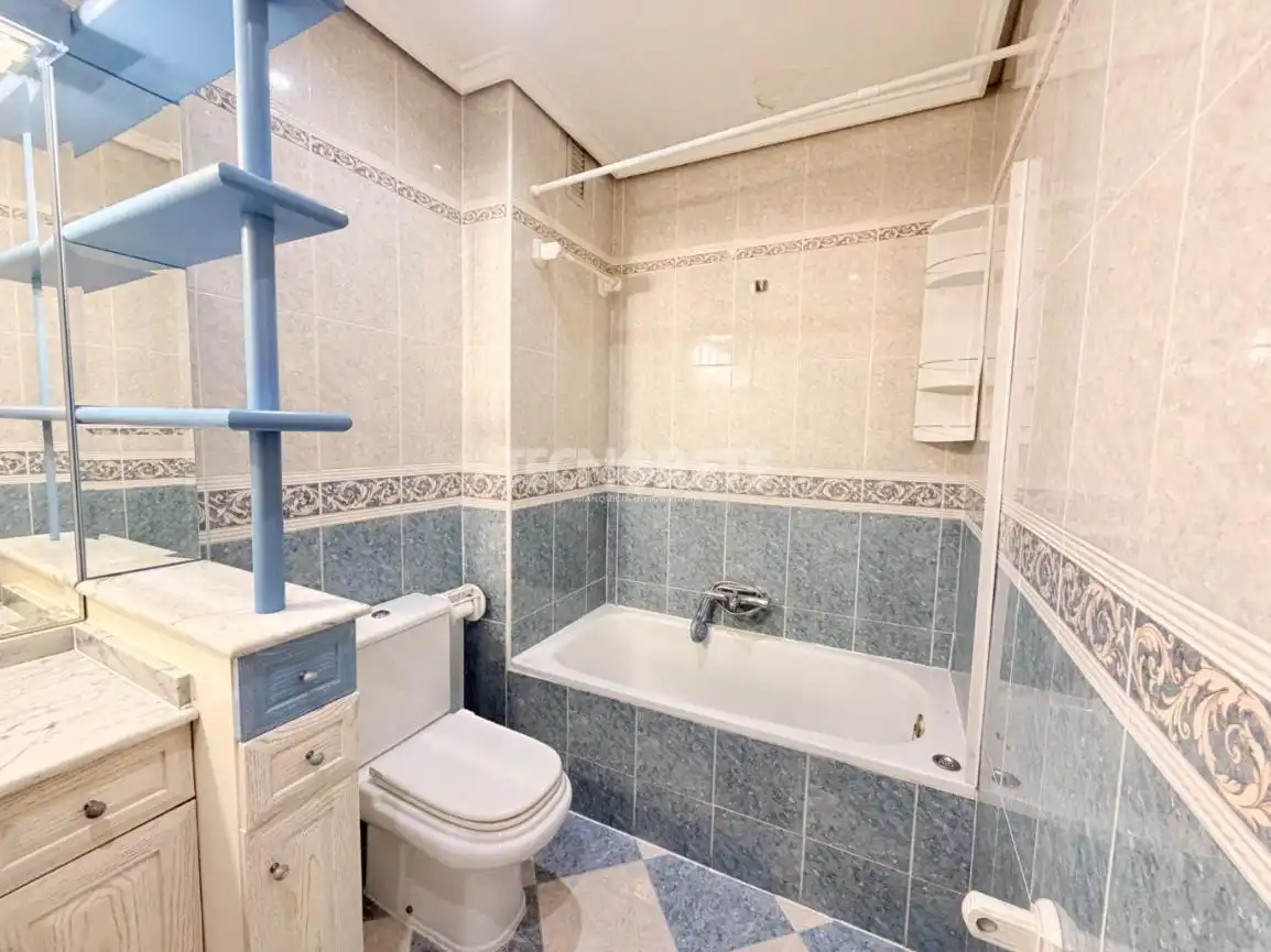Baño de Piso en venta en Talavera de la Reina con Calefacción y Terraza