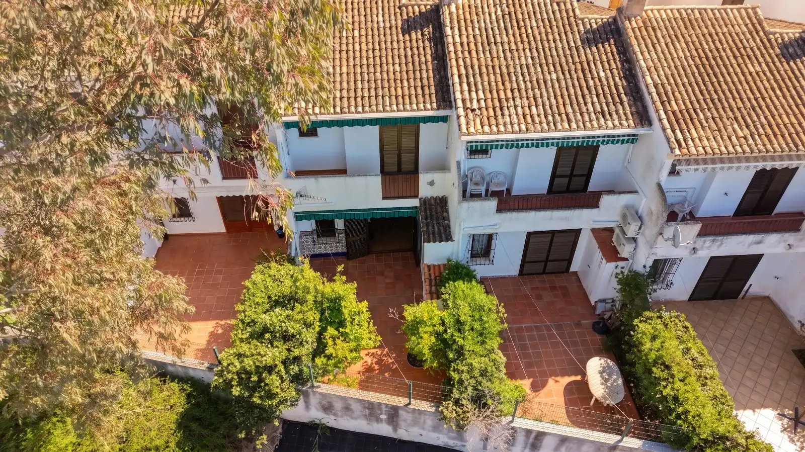 Vista exterior de Casa adosada en venda en Dénia amb Aire condicionat, Calefacció i Jardí privat