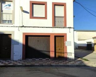 Exterior view of House or chalet for sale in Fuente Palmera  with Private garden